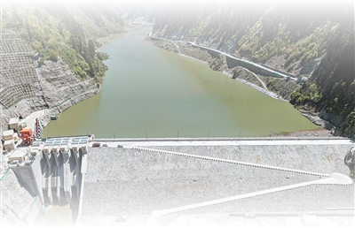 پاکستان کے دریائے کنہار پر واقع سکی کناری ہائیڈرو پاور ڈیم منصوبے کا منظر ۔ （دَنگ ہائی لونگ