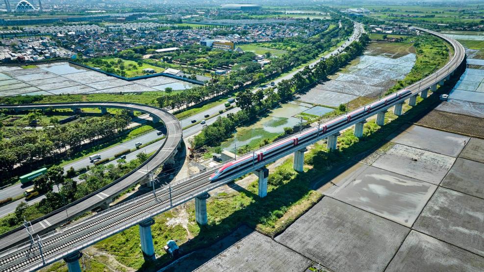 انڈونیشیا&nbsp; میں جکارتا- باندونگ&nbsp; ہائی سپیڈ ریلوے کا فضائی منظر ( تصویر۔ شی جیا من)