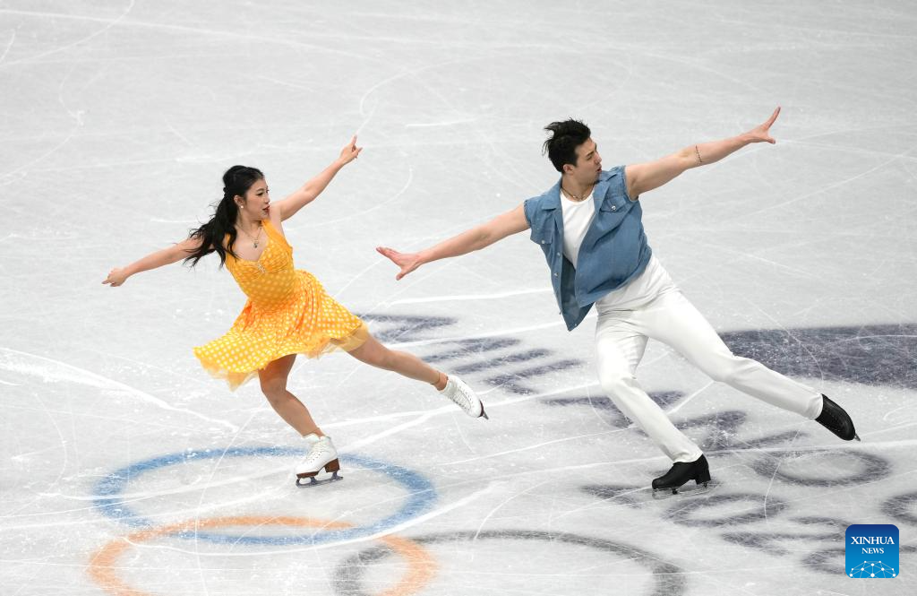 6 فروری 2026 ۔ میلان -کورٹینا ونٹر گیمز اولمپکس 2026  میں چینی فگر سکیٹرز ، وانگ شی یوئے( بائیں جانب) اور لیو شن یو  پرفارم کر رہے ہیں۔  (شنہوا۔ شوئے یو گہ )