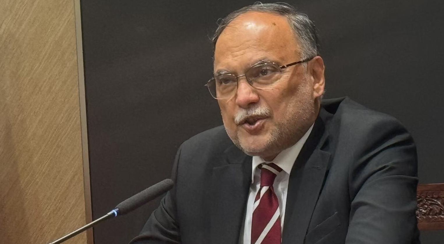 پاکستان  -چین  دوستی اب ہمالیہ کی بلندی اور دریاوں کی گہرائی سے آگے ،خلا کی وسعتوں میں بھی کہانیاں رقم کر رہی ہے——احسن اقبال