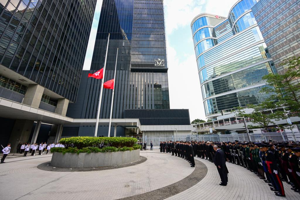 ہانگ کانگ میں آگ لگنے سے ہلاک ہونے والوں کے لیے تعزیتی تقریبات