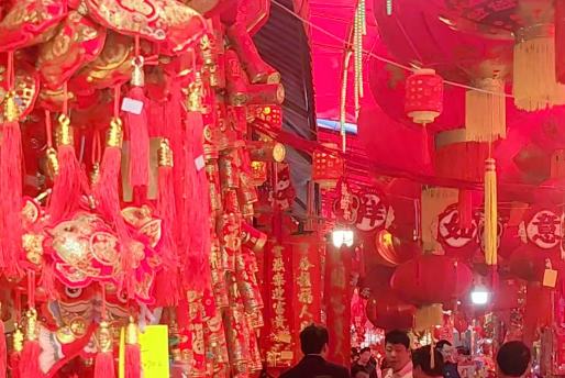 جشنِ بہار کا سرخ رنگ، گھوڑا جو خوش قسمتی اور خوشیاں لاتاہے