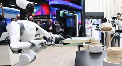 انٹرویو: چین آئی کیو دور کا قائد ہے، چائنا ای یو صدر لوئیگی گمبارڈیلا