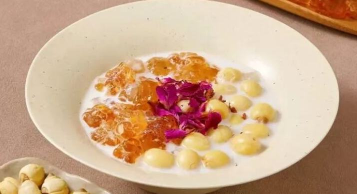 صوبہ حہ بے کا شہر ، جس نے روایتی چینی طب  کے اجزا کو "ہیلتھ پراڈکٹس" میں تبدیل کر دیا ہے