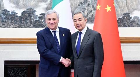 وانگ ای کی اطالوی نائب وزیرِ اعظم و وزیرِ خارجہ سے ملاقات، دوطرفہ تعلقات اور عالمی امور پر تبادلہ خیال