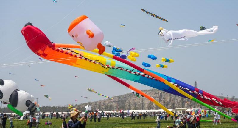 شان دونگ میں 43ویں وئے فانگ پتنگ میلے سے سجا آسمان