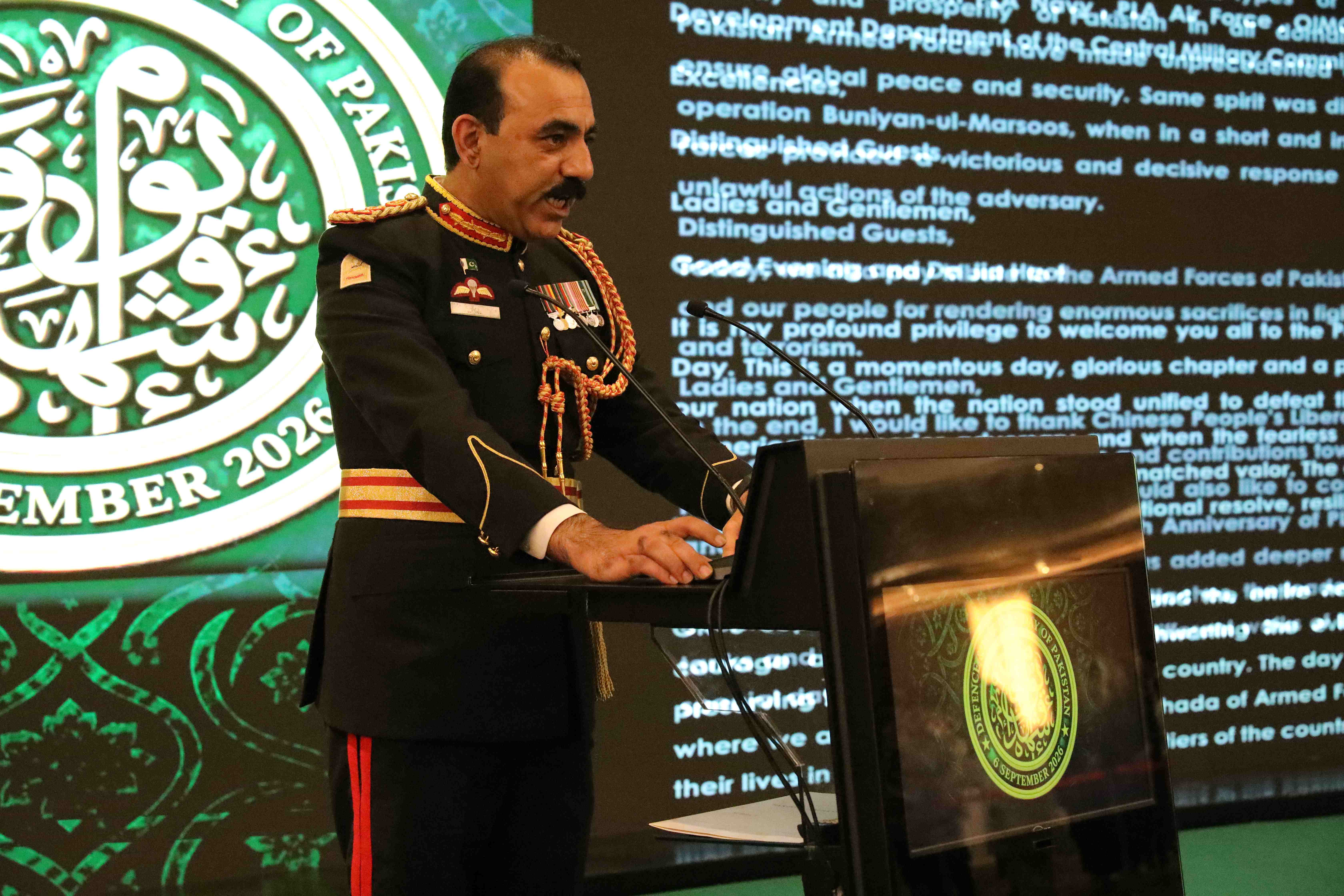 چین میں پاکستان کے ڈیفنس اتاشی، بریگیڈیئر جنرل علی اصغر خان تقریب سے خطاب کر رہے ہیں۔(پیپلز ڈیلی آن لائن---فراز)